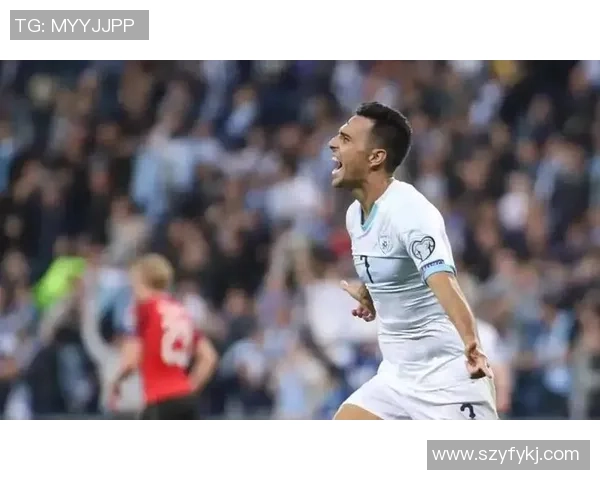 足球球星沉思瞬间:看他们如何在赛场上以静制动激发无限潜力 足球球星沉思瞬间:看他们如何在赛场上以静制动激发无限潜力